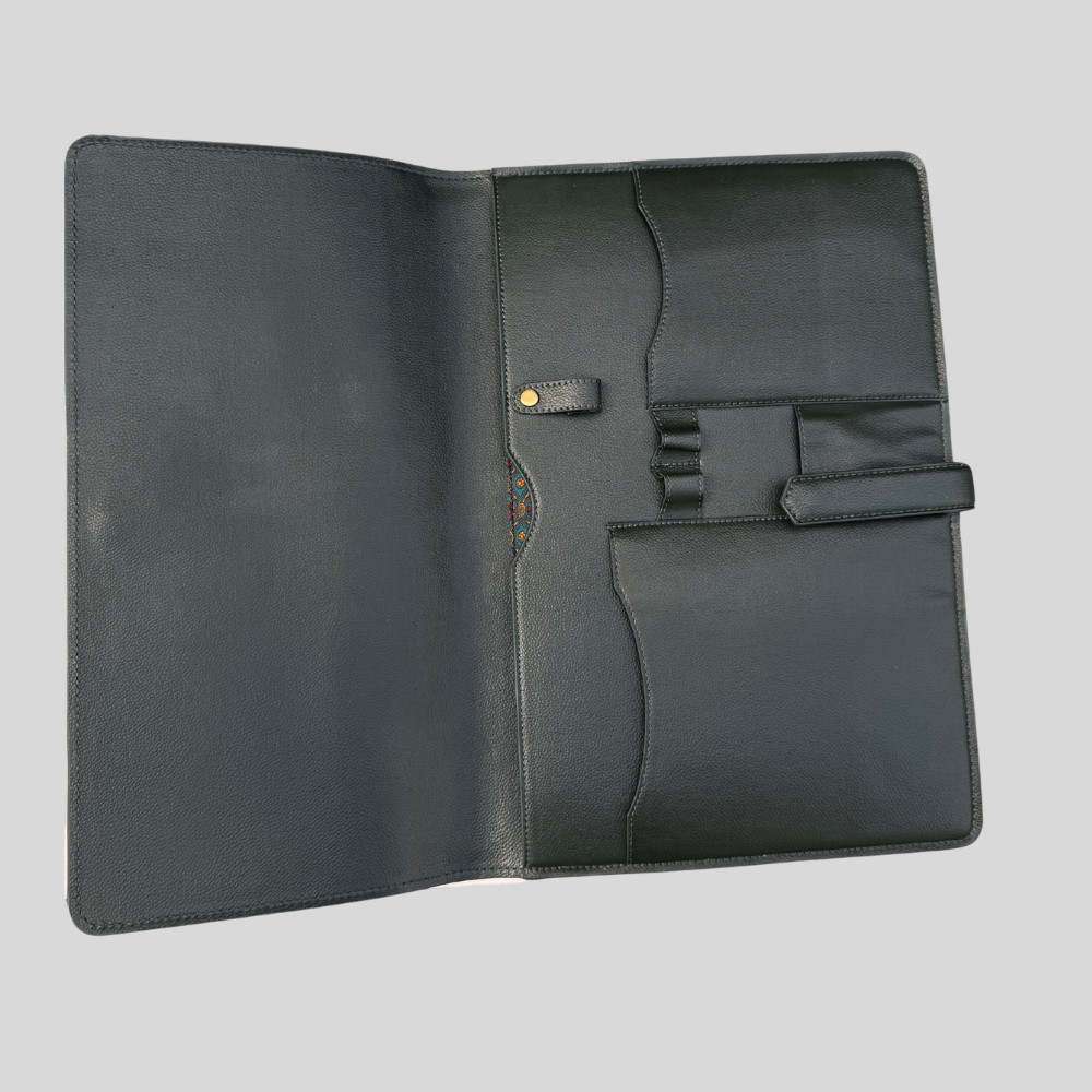 Wholesale Vegan & Sustainable Gift Collection - Design# L01 - Green Laptop Case with flap