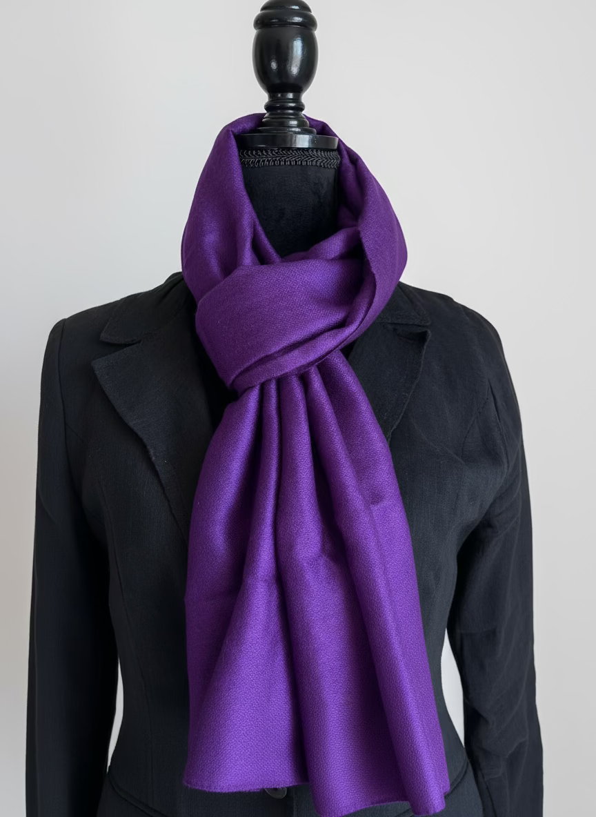 Pure Pashmina Luxury Scarf - Amethyst or dark purple - close up