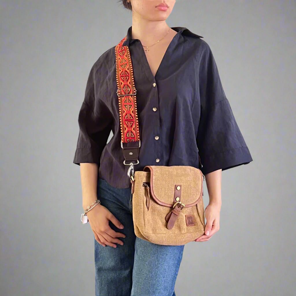 parvatistrap_PV01_on model, with camel bag handwoven front and genuine leather back