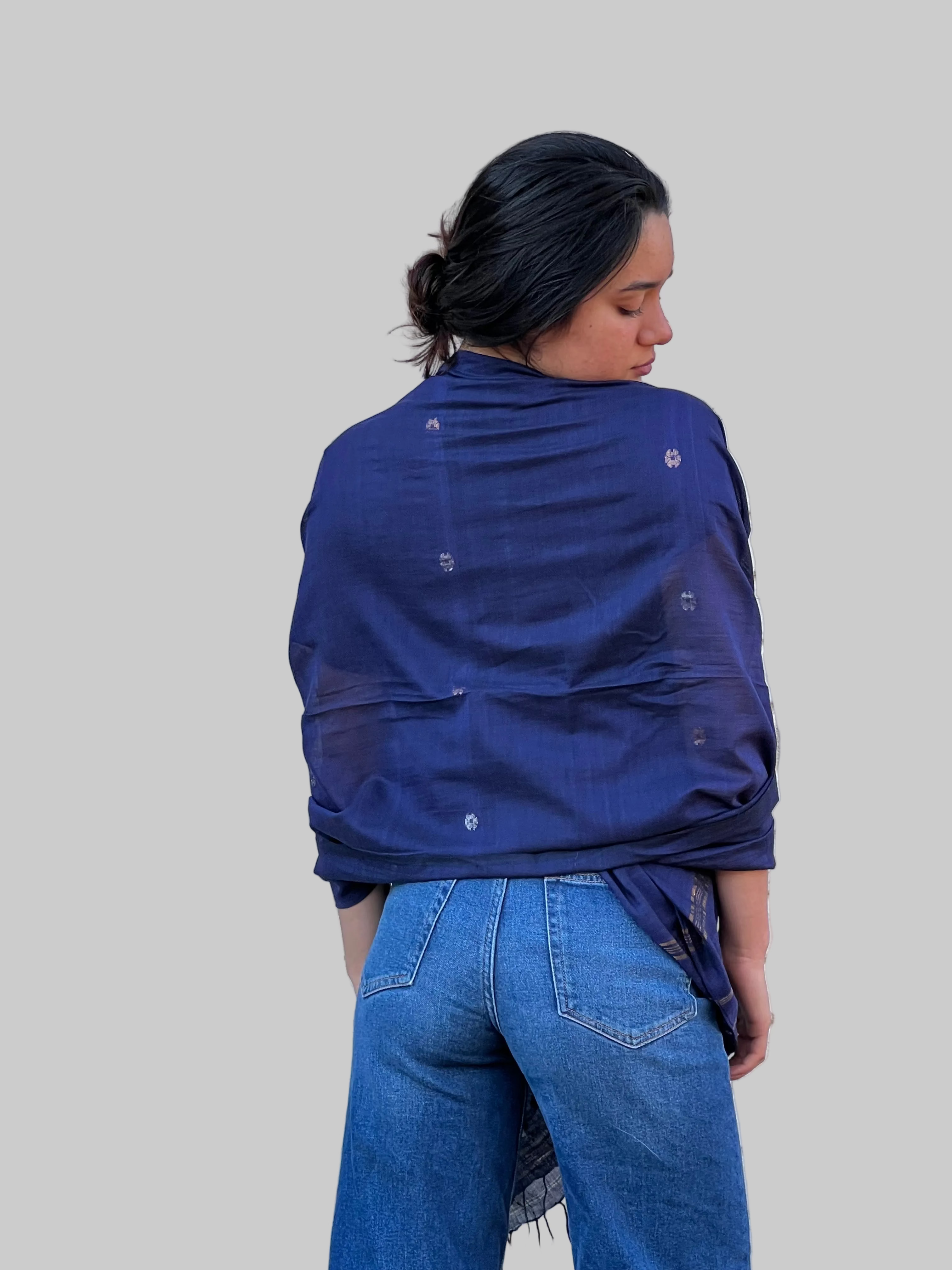 Indigo Zari Floral Jamdani Long Scarf - back